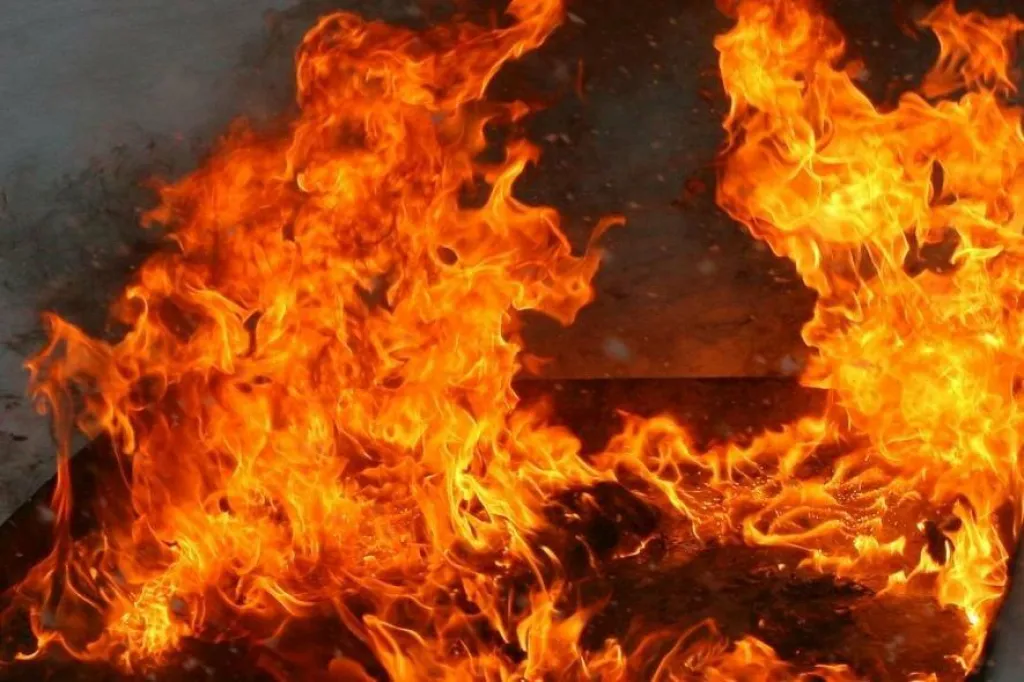 На Одещині чоловік отримав опіки, намагаючись самотужки загасити пожежу