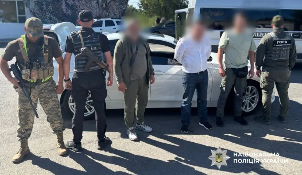 На Одещині затримали шахрая з фальшивим посвідченням прокурора, який переправляв чоловіків за кордон