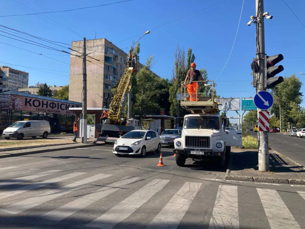 В Одесі модернізують світлофор на площі Незалежності