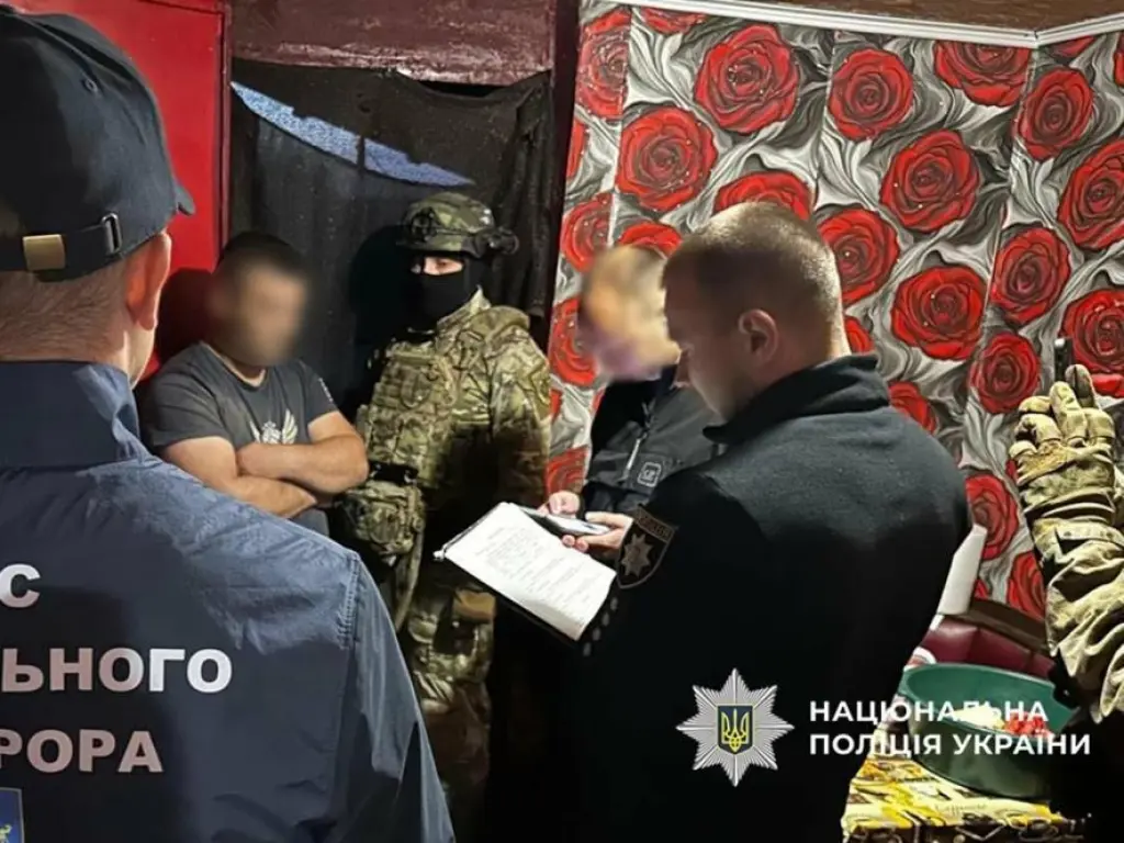 На Харківщині затримали шахраїв з Одещини, які обкрадали військових після полону