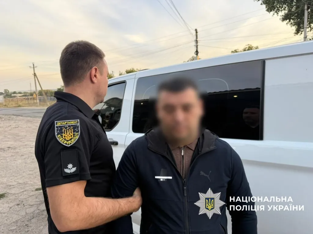 На Харківщині затримали шахраїв з Одещини, які обкрадали військових після полону