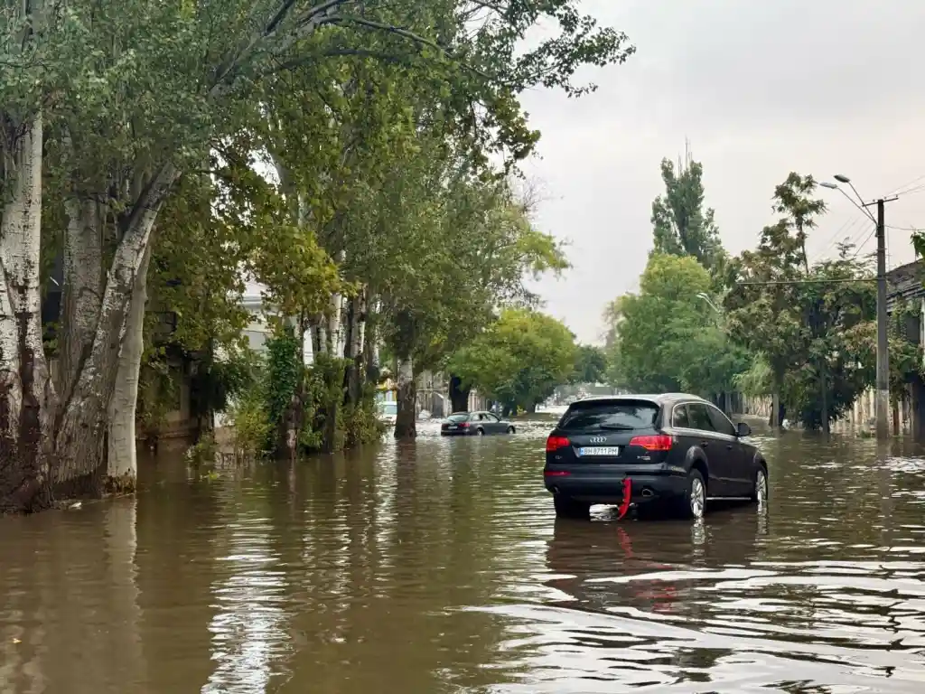 В Одесі зросла кількість жертв негоди до 10: місто оголосило день жалоби