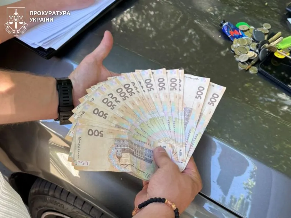 На Одещині посадовця затримали на хабарі в укритті: справу передали до суду