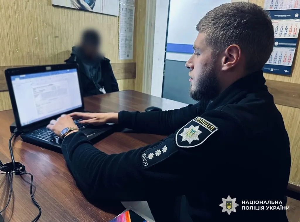В Одесі затримали двох грабіжників, які жорстоко напали на перехожого
