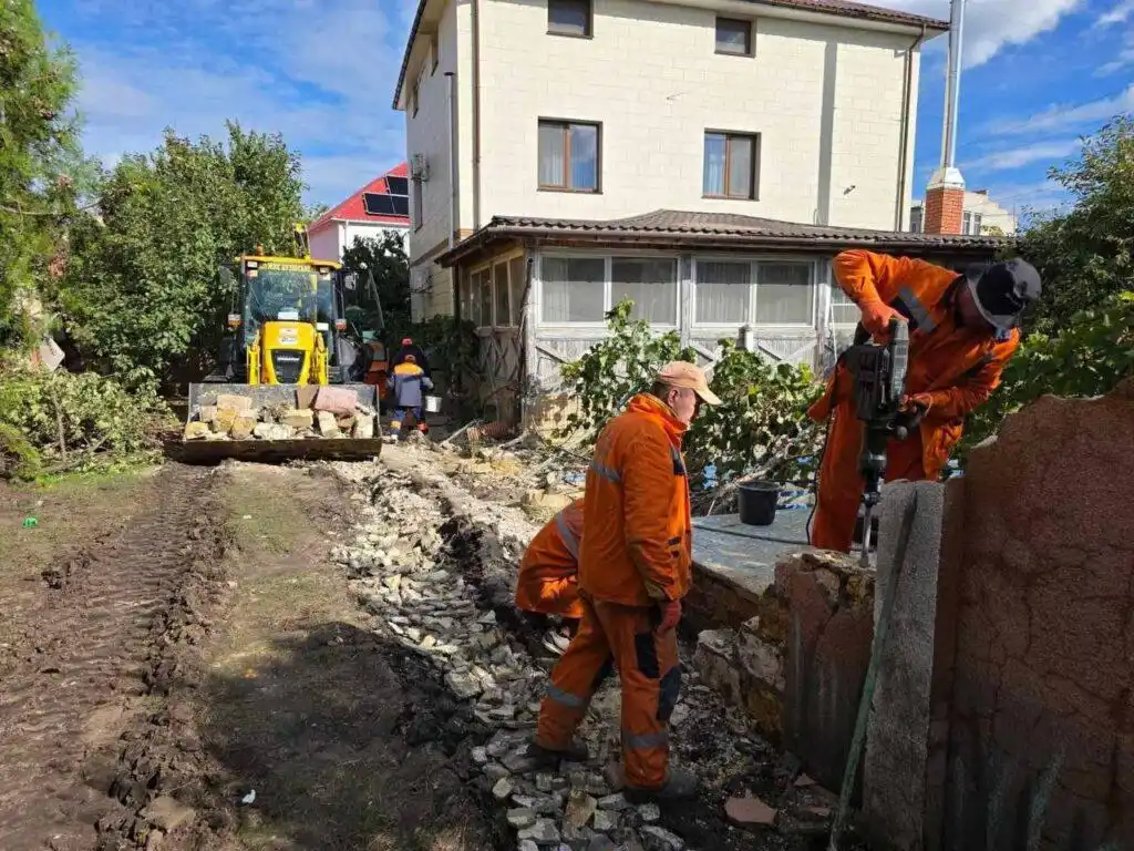 В Одесі тривають роботи з ліквідації наслідків вересневої повені В Одесі тривають роботи з ліквідації наслідків вересневої повені