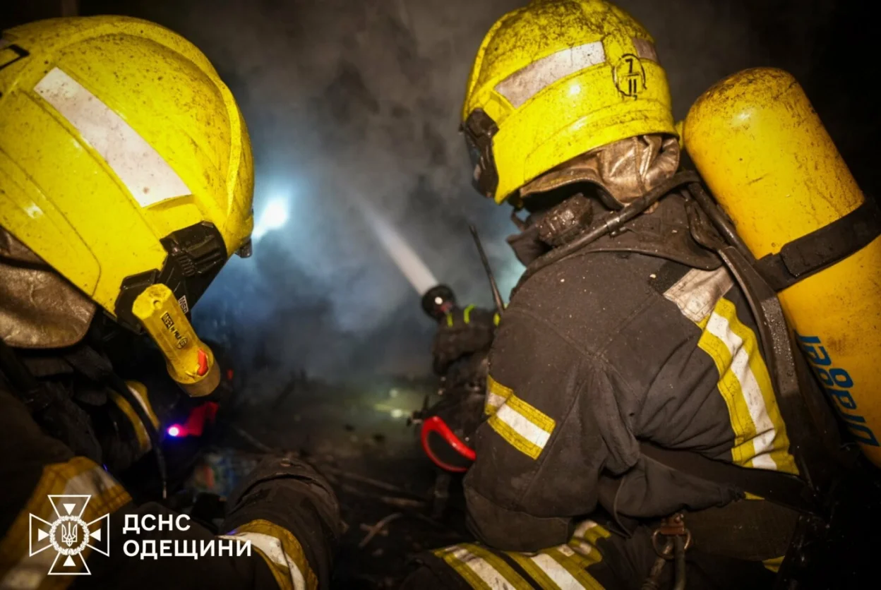 В Одесі через пожежу на енергооб’єкті знеструмило частину міста В Одесі через пожежу на енергооб’єкті знеструмило частину міста