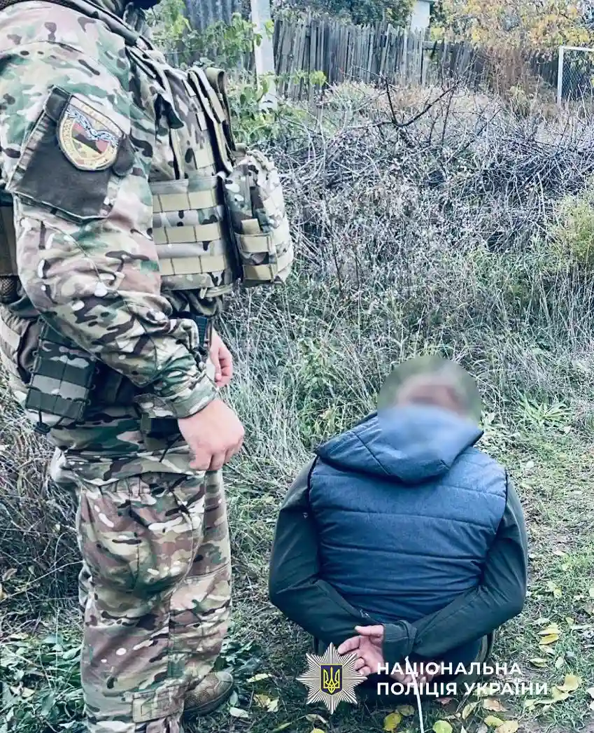 В Одесі спіймали чоловіка, який торгував гранатами, тротилом і набоями просто на вулиці