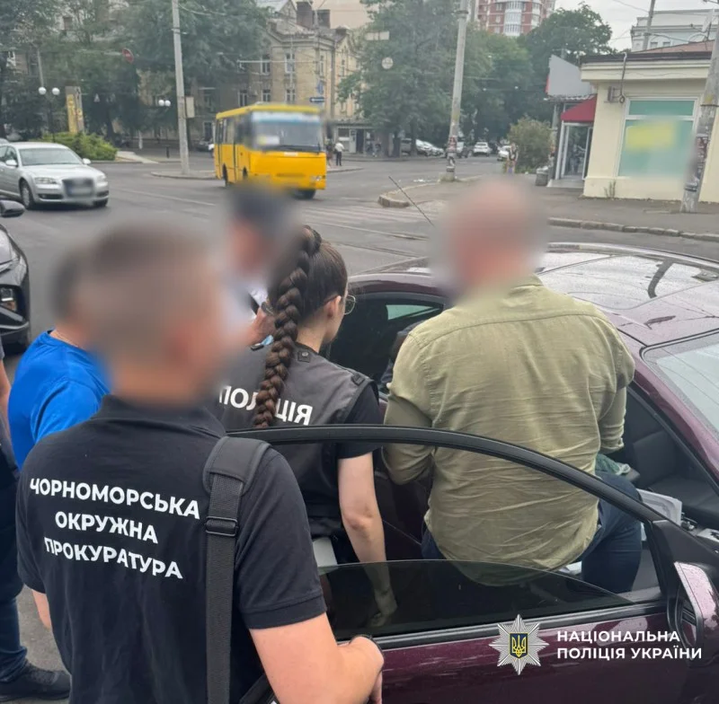 В Одесі судитимуть головного інженера міськради, який вимагав хабар за дозвіл на торгівлю біля моря