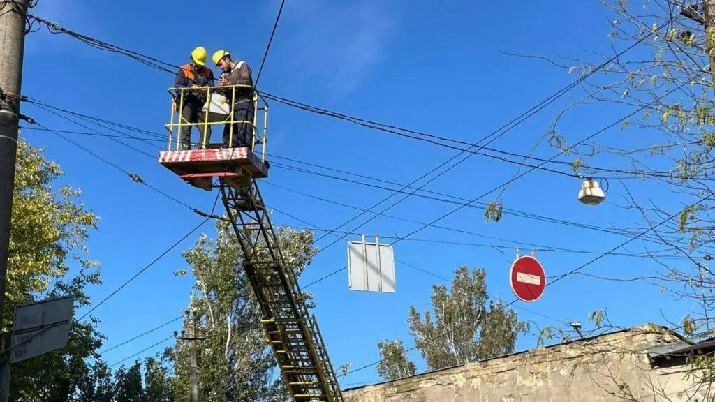 У Пересипському районі Одеси з’явилися сучасні LED-ліхтарі: тепер вулиці сяють рівним світлом У Пересипському районі Одеси з’явилися сучасні LED-ліхтарі: тепер вулиці сяють рівним світлом