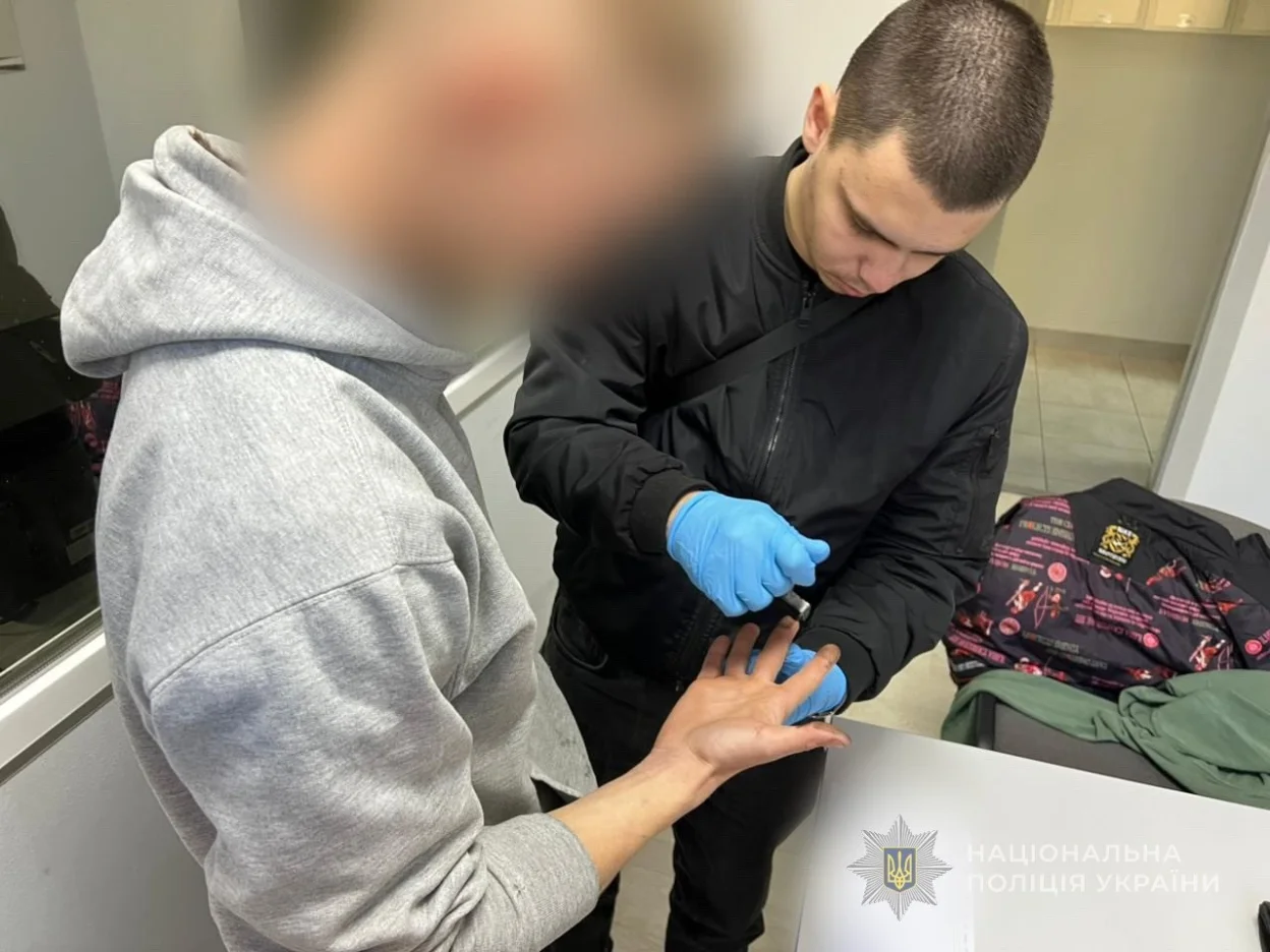 На Одещині п’яний водій перевернув авто: постраждали п’ятеро людей, серед них троє дітей