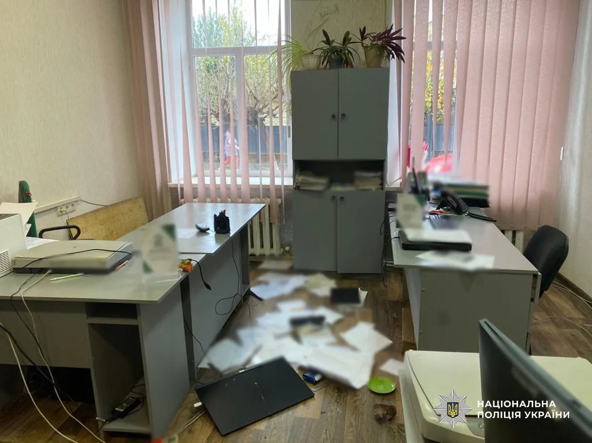 У Рені чоловік пограбував працівницю Пенсійного фонду просто під час прийому: поліція затримала зловмисника