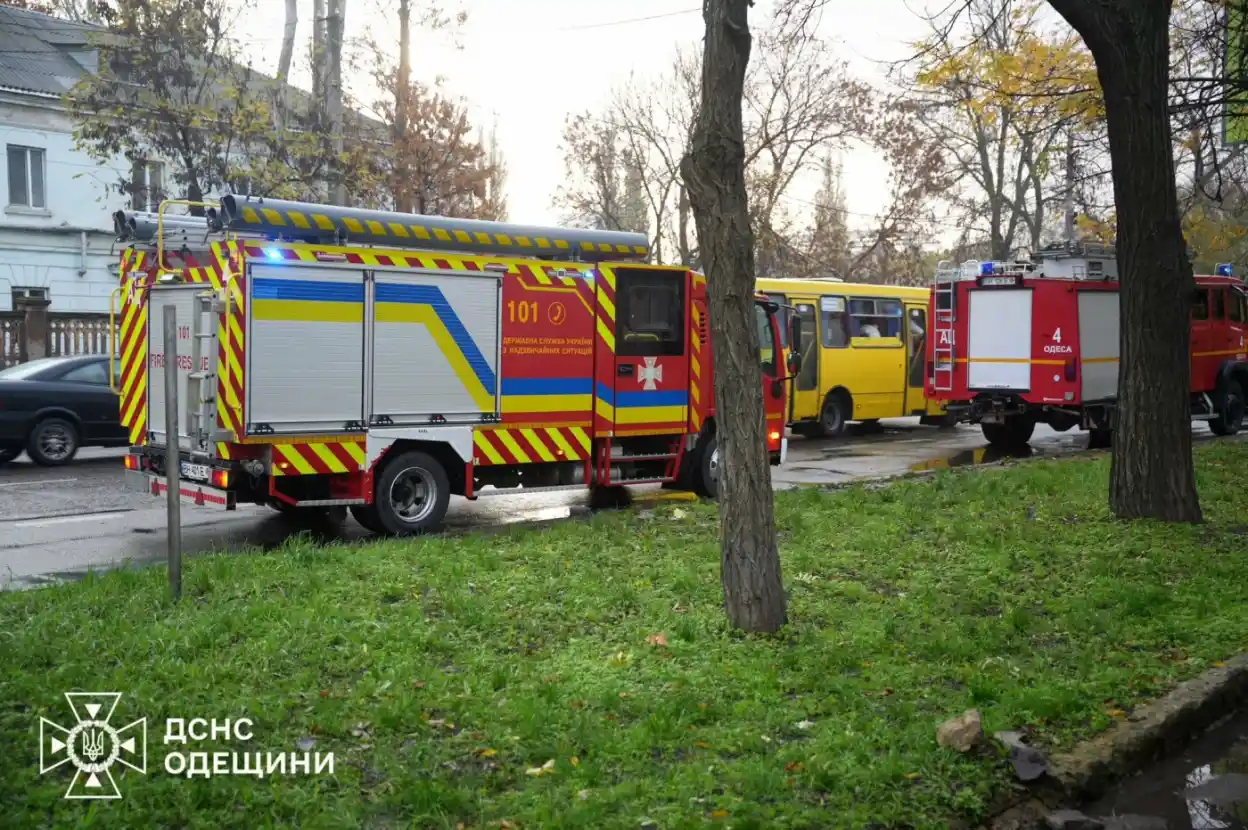 Ранковий удар по Одещині: дрон спричинив пожежу в житловому будинку
