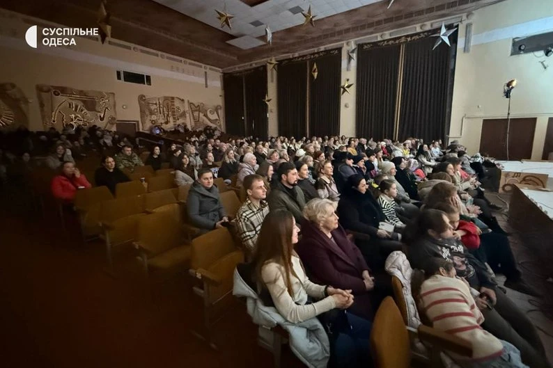 У Подільську на Одещині стартував аматорський жіночий театр з прем’єрою “Жінки”