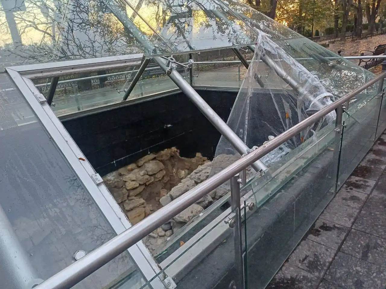 В Одесі пошкодили піраміду на Приморському бульварі, поліція встановлює причетних