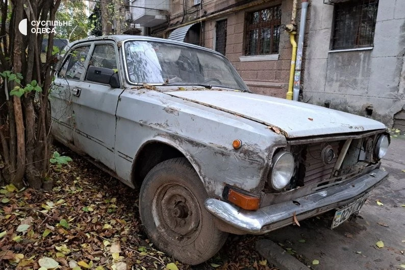 Одеса запровадила новий порядок дій щодо занедбаних автомобілів