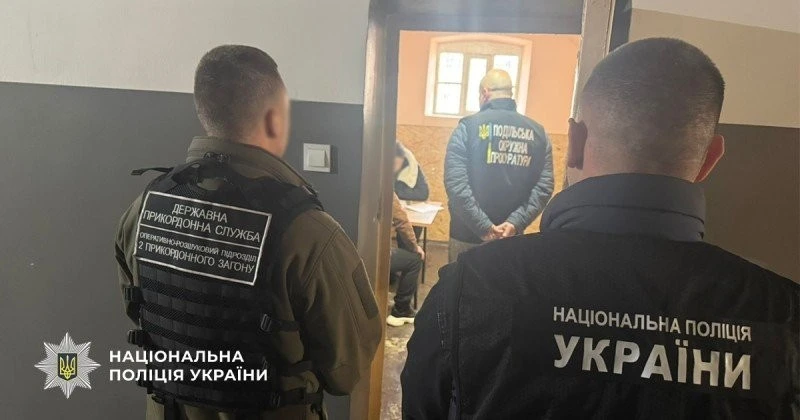 Одесит організував незаконний “сервіс” із СІЗО та супроводжував ухилянтів за кордон
