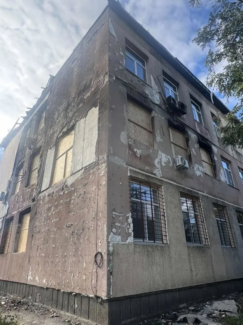 У Чорноморську відбудовують будинок, що постраждав від російського удару