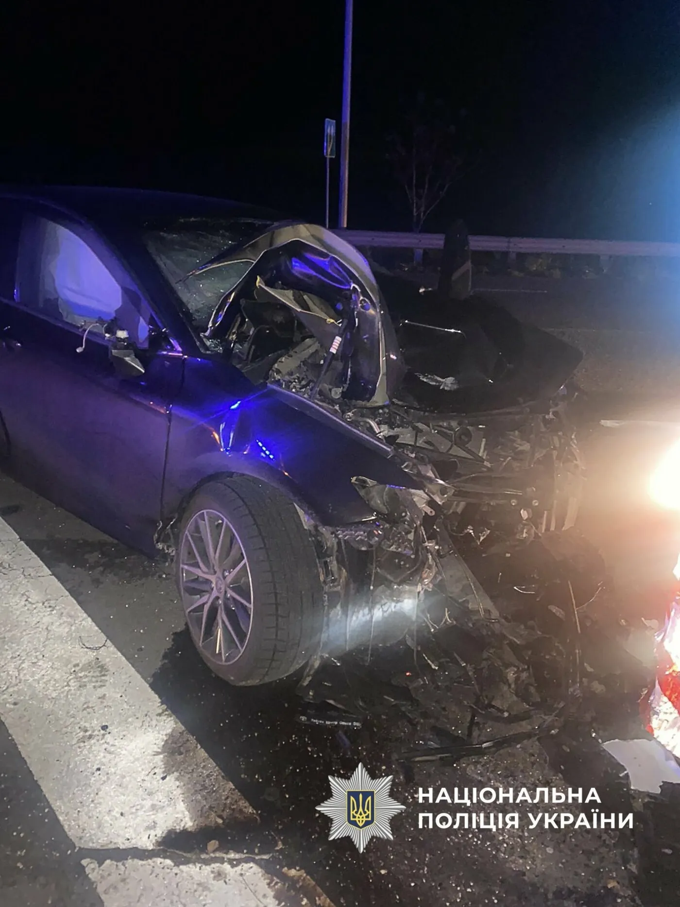 Смертельна аварія на трасі Київ – Одеса: водій загинув після удару в відбійник
