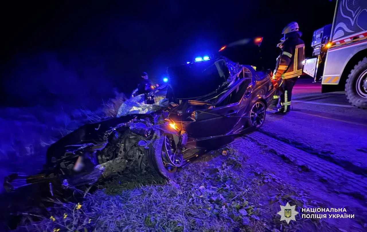 Смертельна ДТП біля Болгарки: BMW врізалася у вантажівку на трасі Київ – Одеса