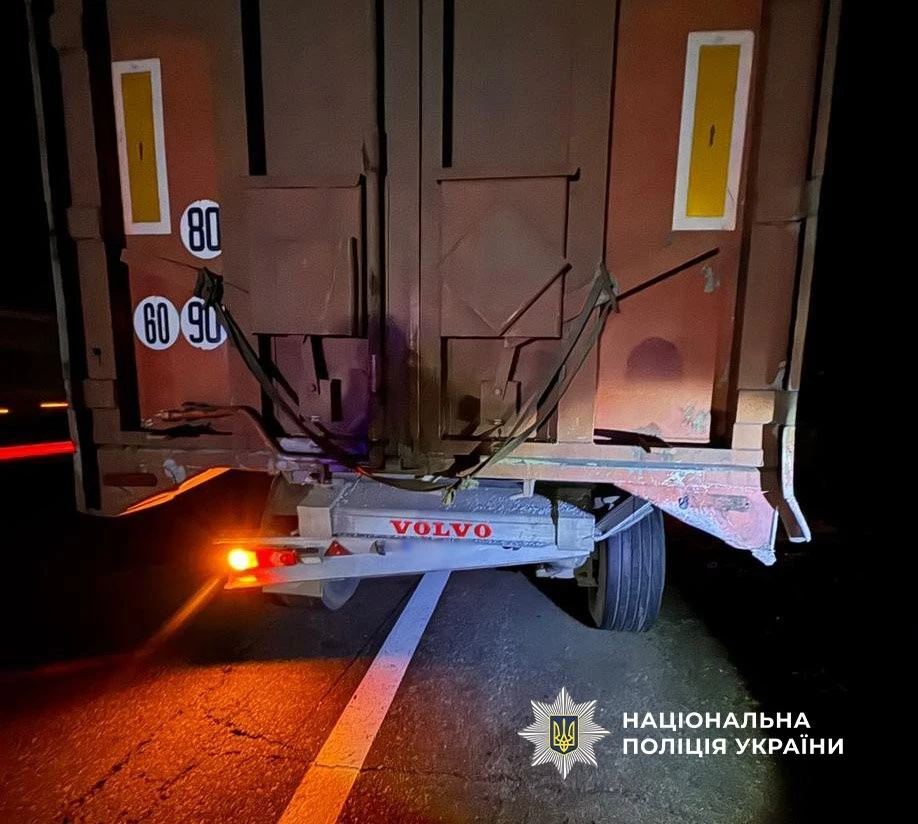 Смертельна ДТП біля Болгарки: BMW врізалася у вантажівку на трасі Київ – Одеса