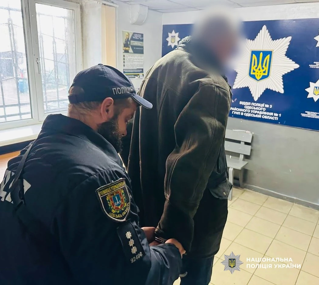 В Одесі під час застілля гість побив жінку ломом і відправив її на операційний стіл
