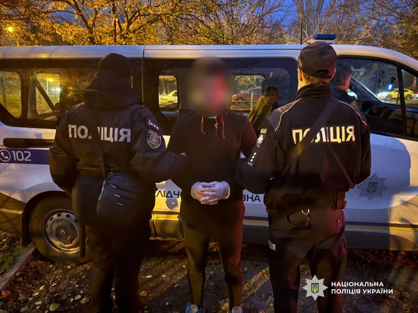 В Одесі затримали двох грабіжників, які напали на охоронця та перехожого