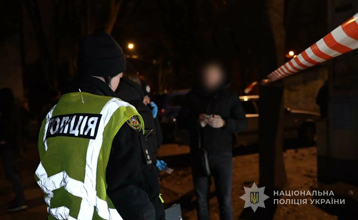 Стрілянина в центрі Одеси: чоловіка вбито серед вулиці, поліція шукає нападника