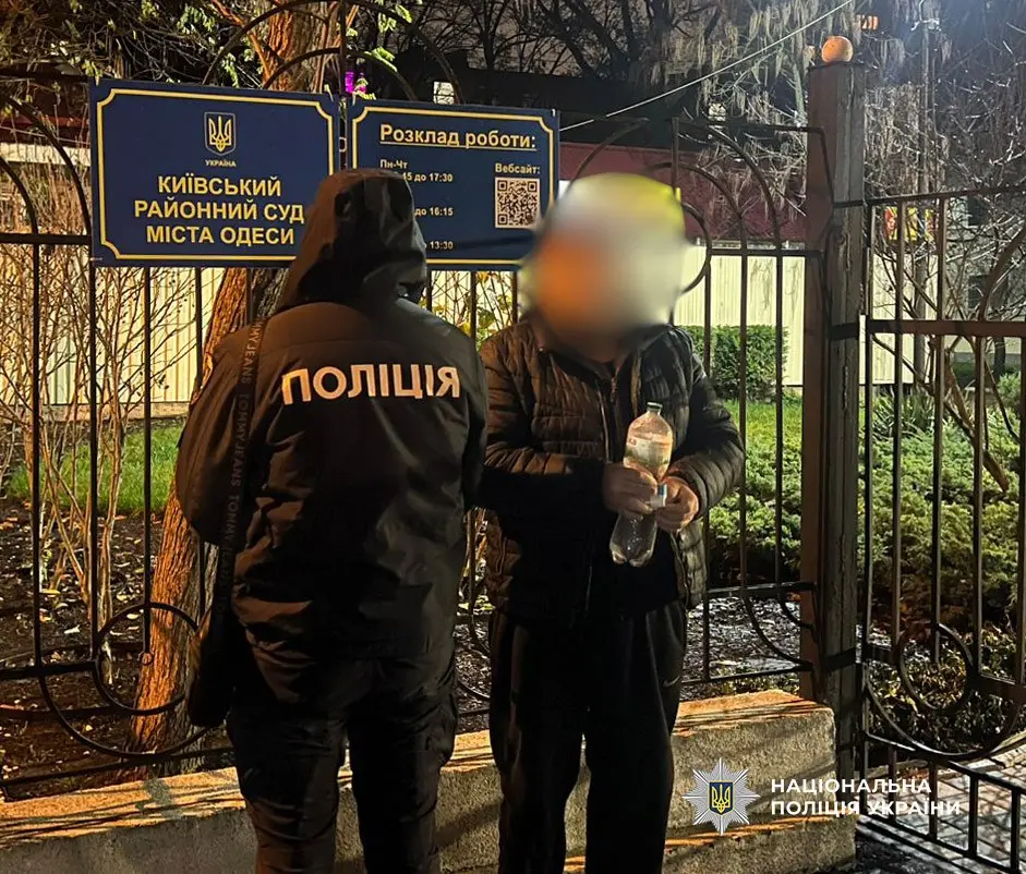 Переправа за тисячі доларів і криптогаманець: на півдні викрили схему нелегального виїзду з країни