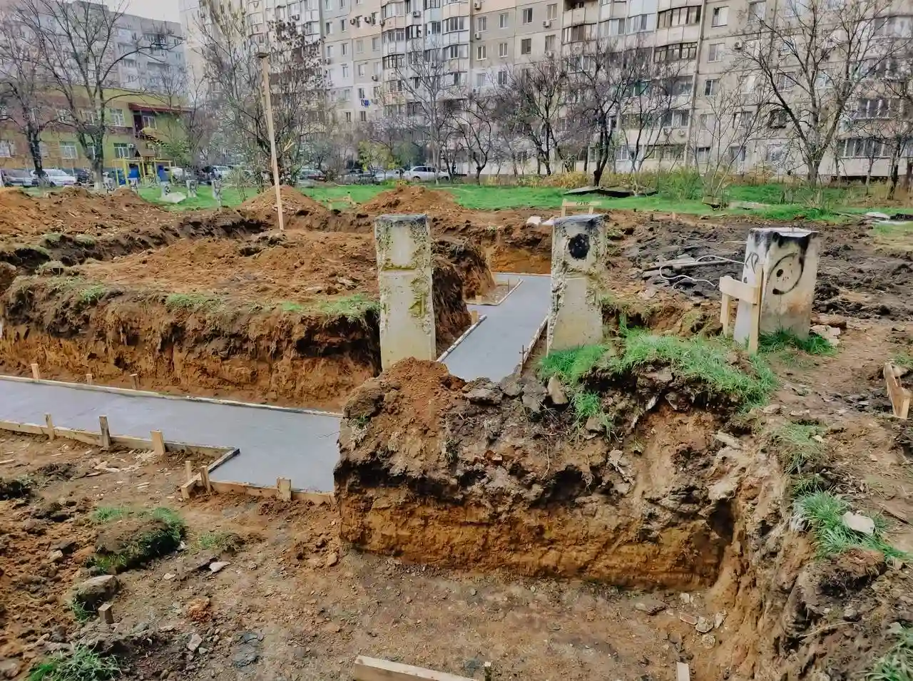У Пересипському районі Одеси зводять новий бювет: роботи стартували з фундаменту