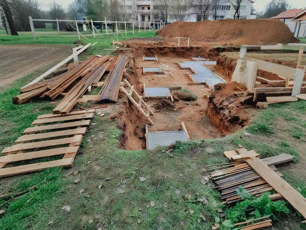 У Пересипському районі Одеси зводять новий бювет: роботи стартували з фундаменту