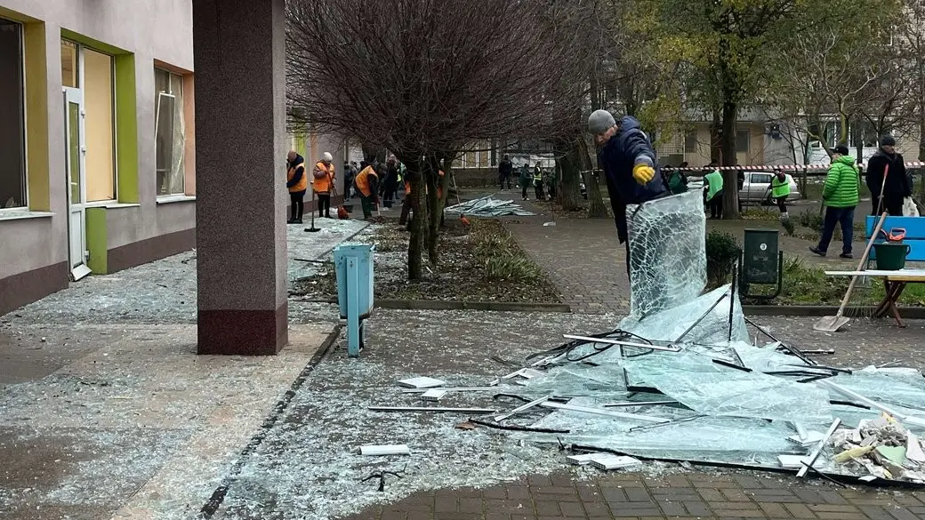 Ліцей у Південному зазнав серйозних руйнувань після дронової атаки: навчання призупинено