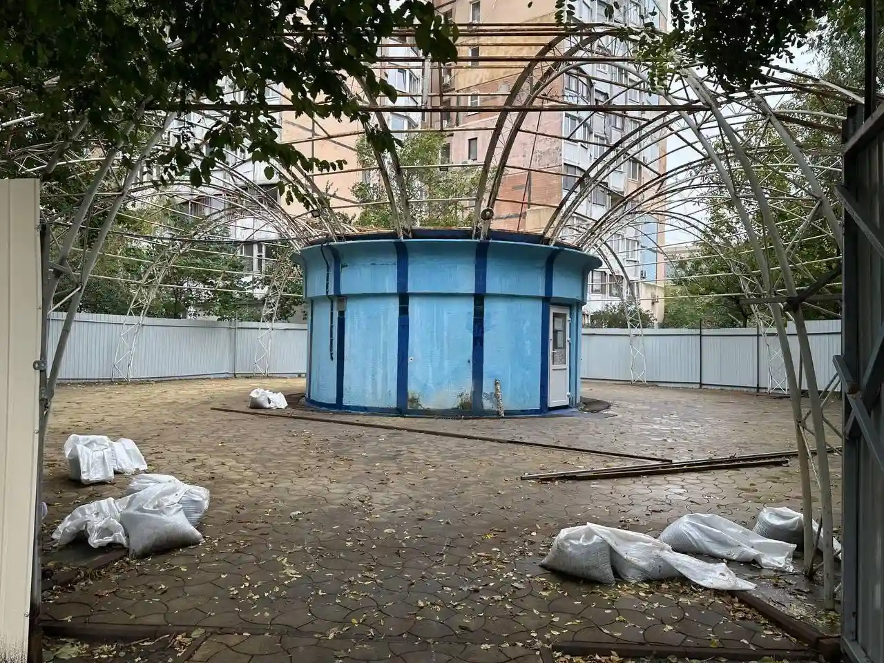 В Одесі перехожі й патрульні підняли 62-річного чоловіка з дороги та допомогли повернутися додому