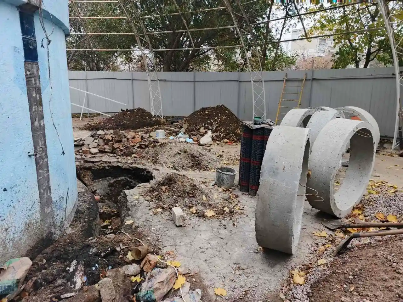 В Одесі перехожі й патрульні підняли 62-річного чоловіка з дороги та допомогли повернутися додому