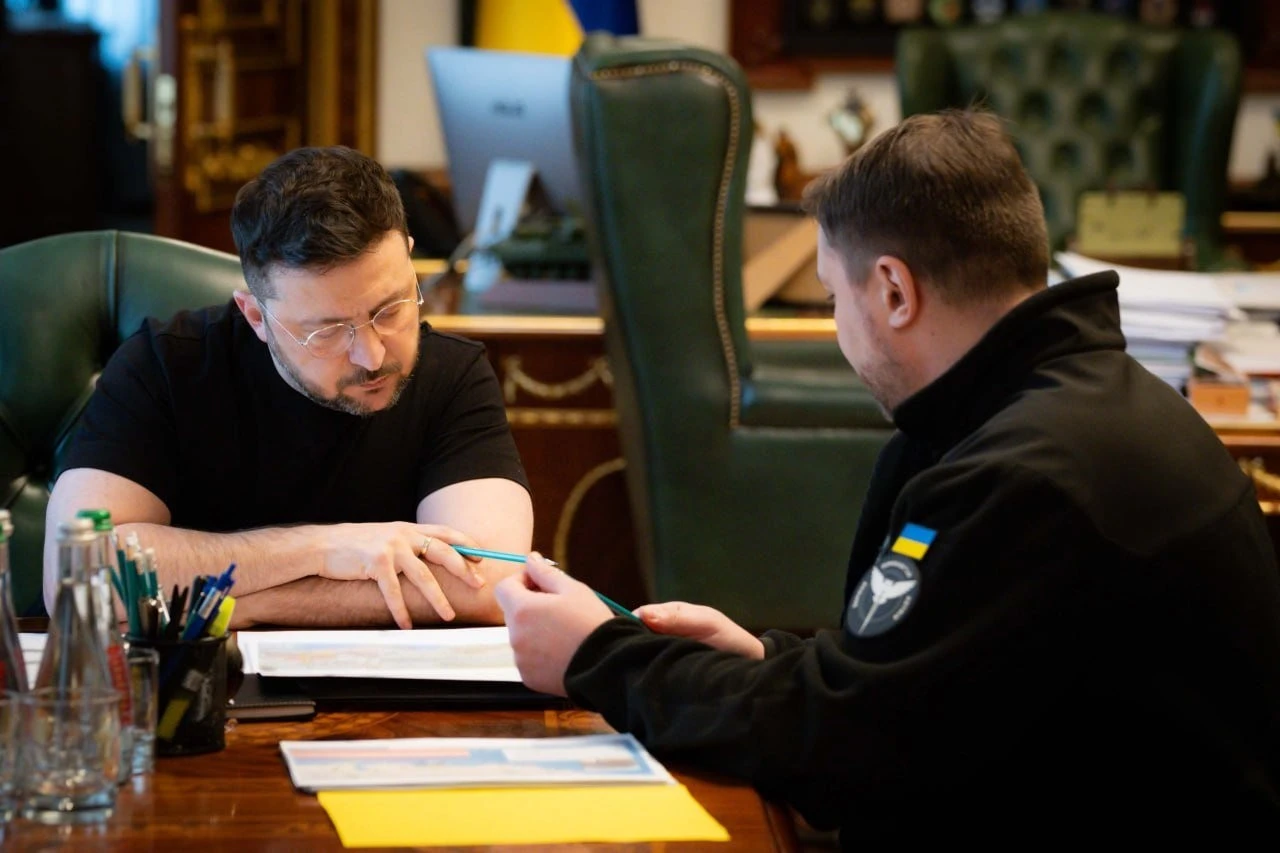 Проїхав на червоне і спричинив ланцюгову аварію: у Одесі двоє людей опинилися в лікарні