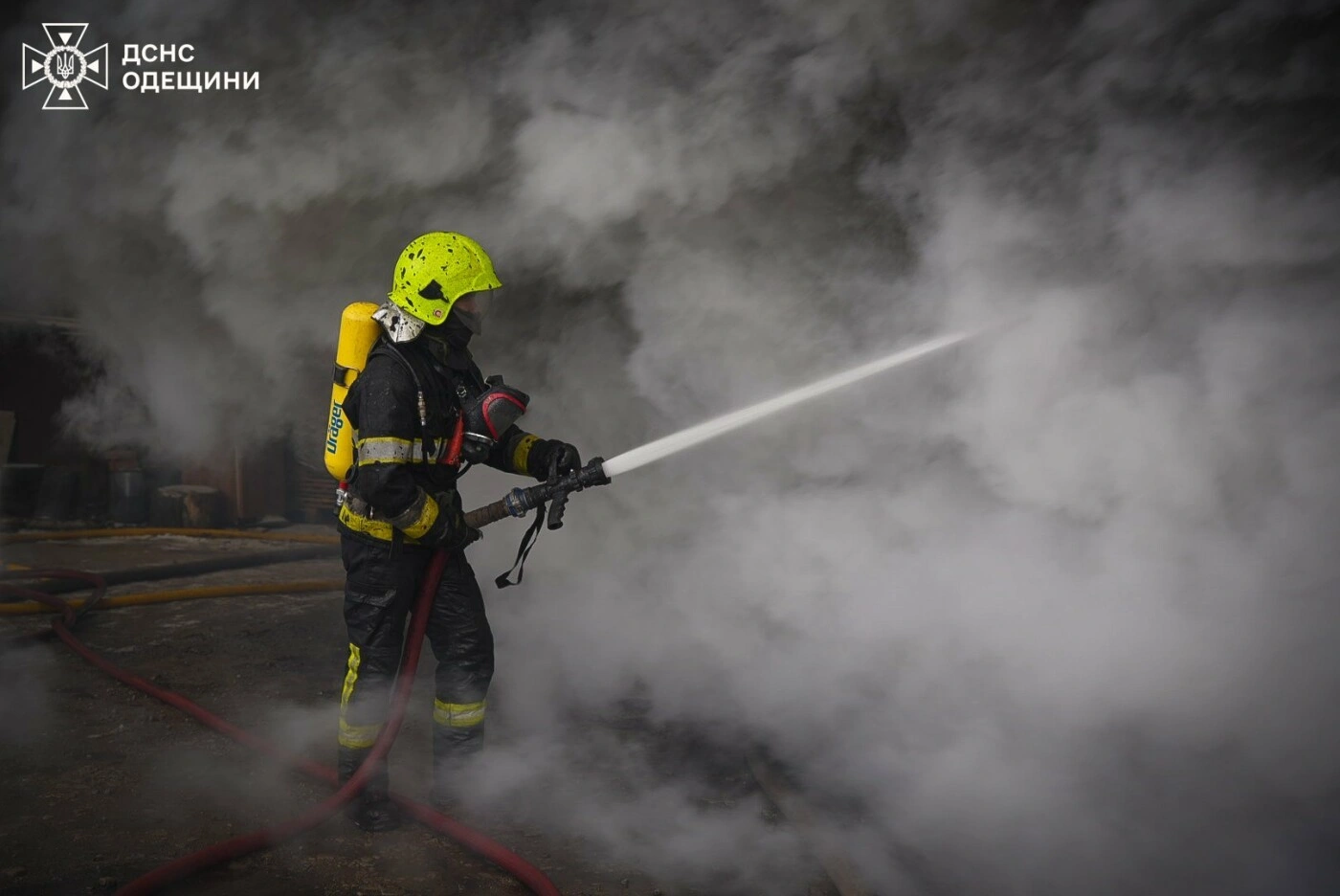 Полум’я на Пересипі: у виробничій зоні Одеси сталася велика пожежа