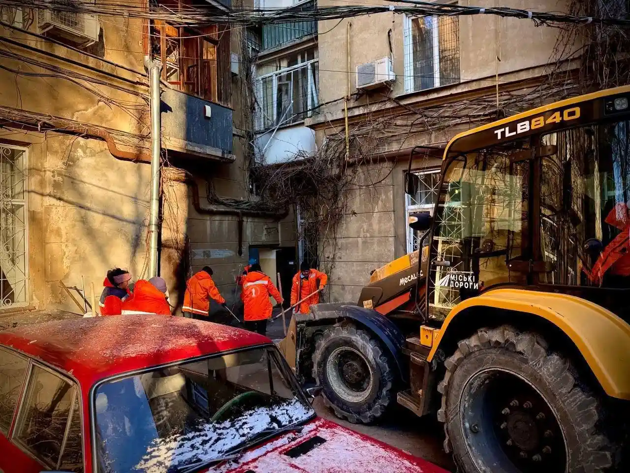 Ніч без скла і дверей: Одеса оговтується після атаки дронів