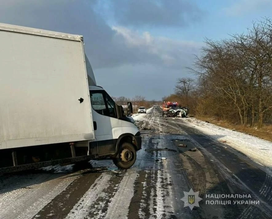 Смертельна аварія на трасі біля Шабо: легковик врізався у вантажівку