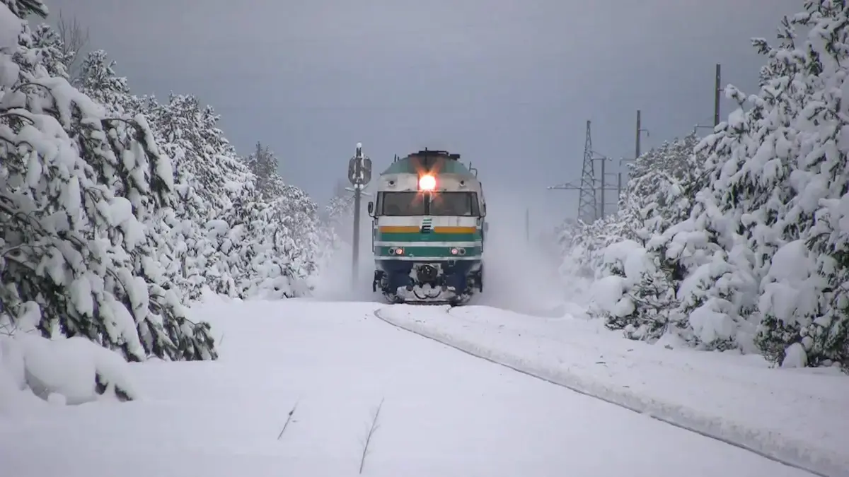 Льодовий виклик для залізниці: Одещина бореться з наслідками негоди
