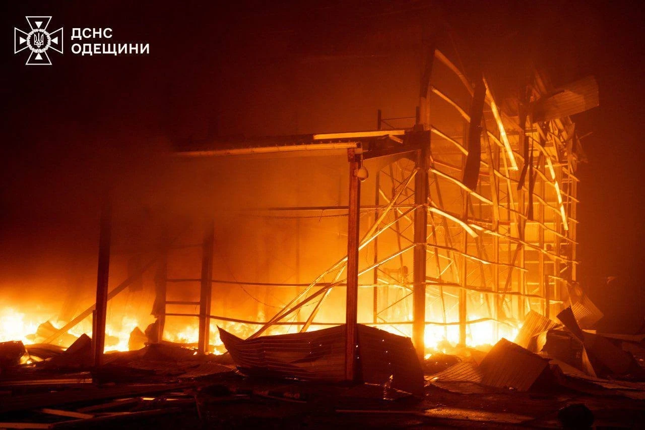 Нічна атака безпілотників не зупинила Одесу: місто живе у звичному ритмі