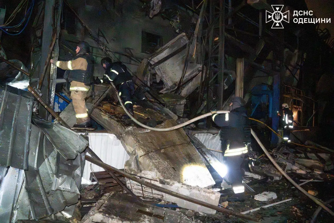 Нічна атака безпілотників не зупинила Одесу: місто живе у звичному ритмі