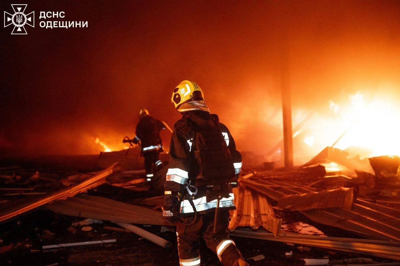 Нічна атака безпілотників не зупинила Одесу: місто живе у звичному ритмі