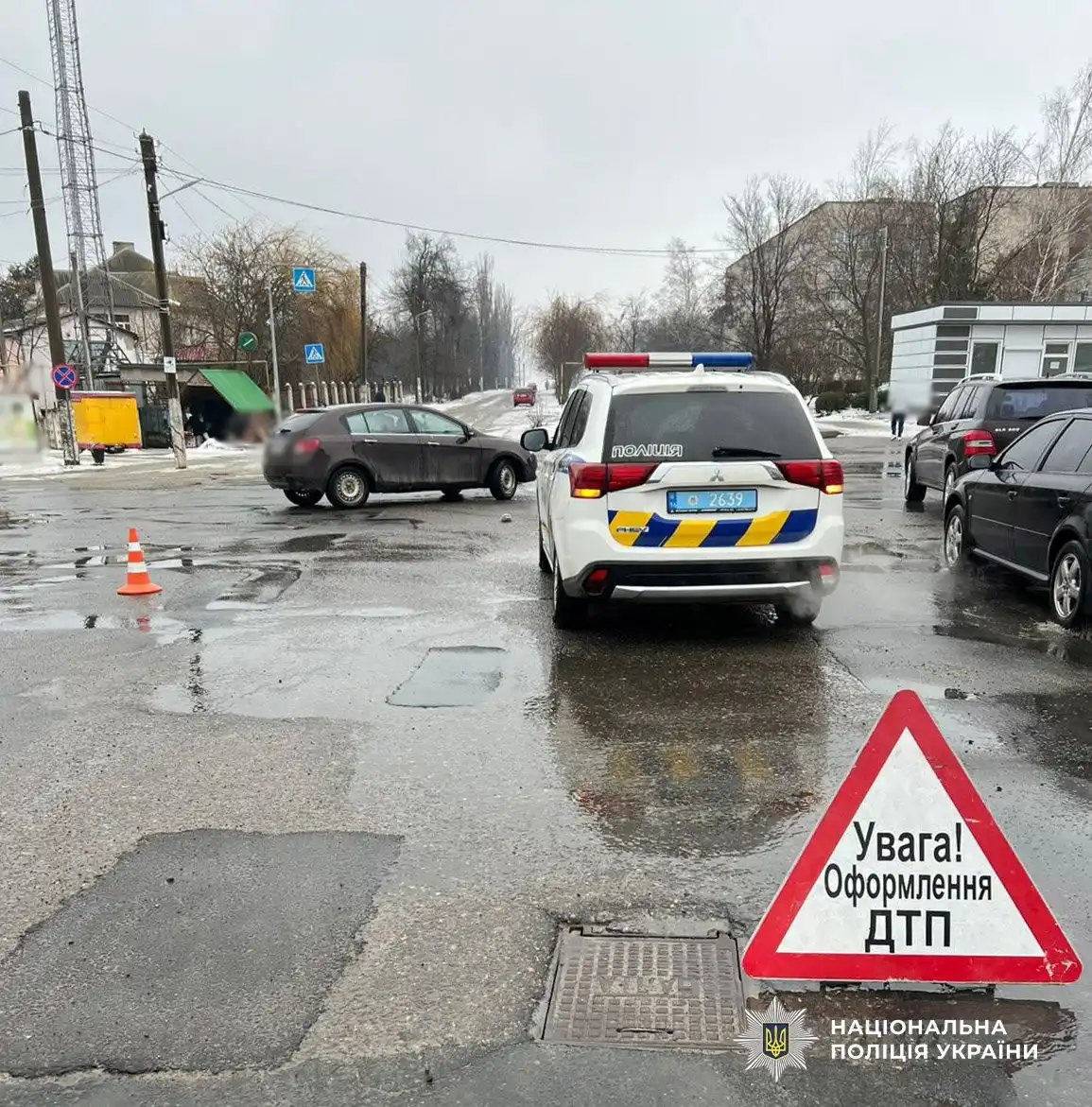 На Одещині автомобіль збив пішоходку: жінку з переломом доправили до лікарні