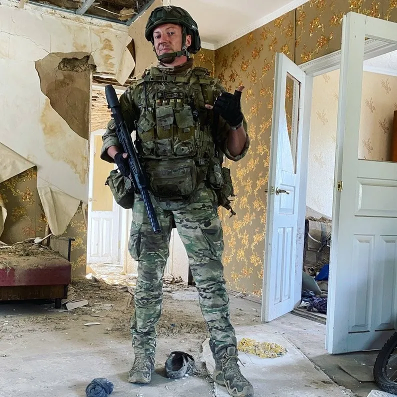 Світла сила мистецтва: історія Святослава Лаврусенка — від муралів до фронту
