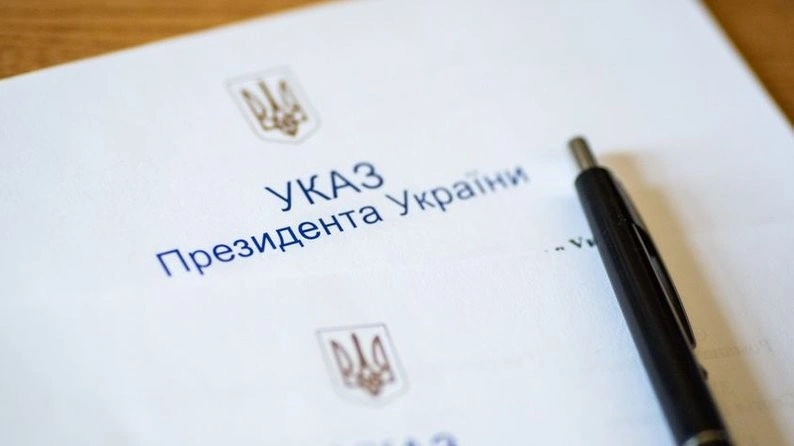 Державні відзнаки до роковин війни: президент нагородив представників Одещини
