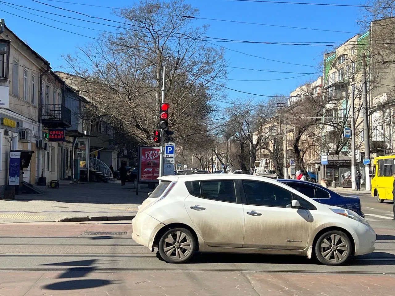 У центрі міста знову працюють світлофори на важливих перехрестях Великої Арнаутської