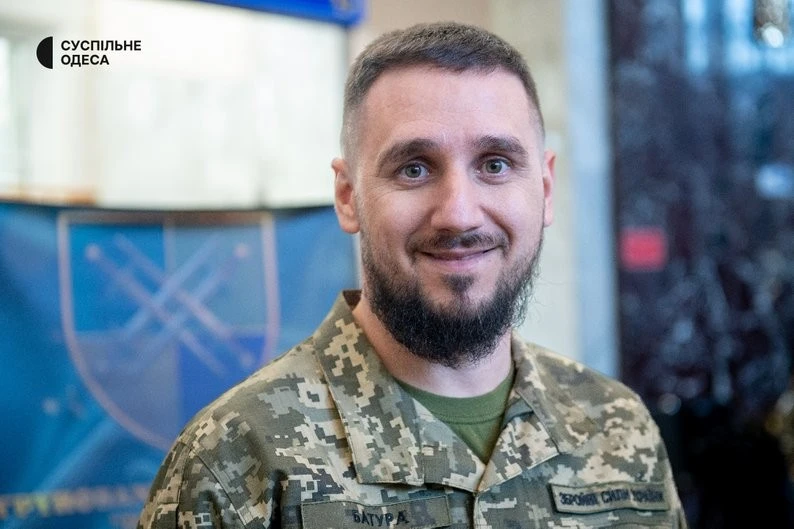 На вокзалі Одеси пролунали патріотичні марші: військовий оркестр присвятив концерт добровольцям
