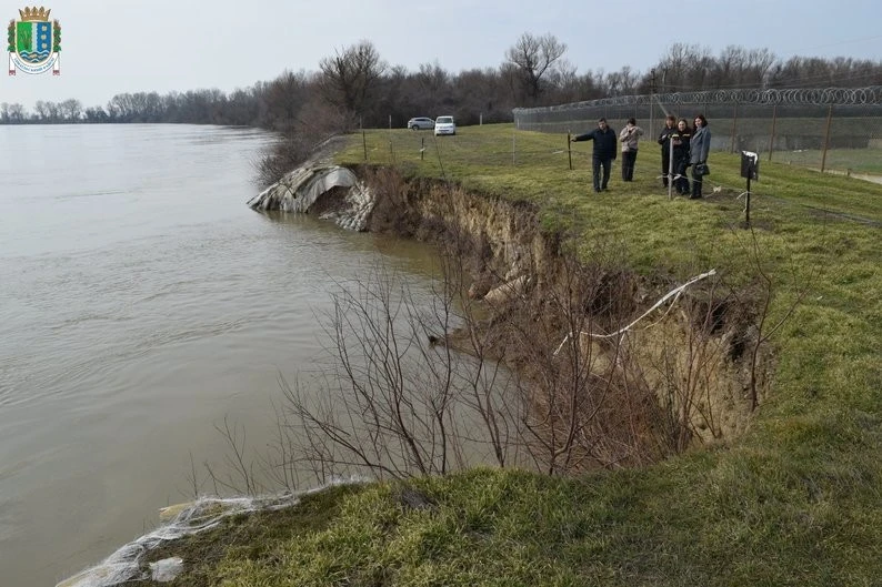 Під загрозою вода для Ізмаїла – на Дунаї критично пошкоджена дамба