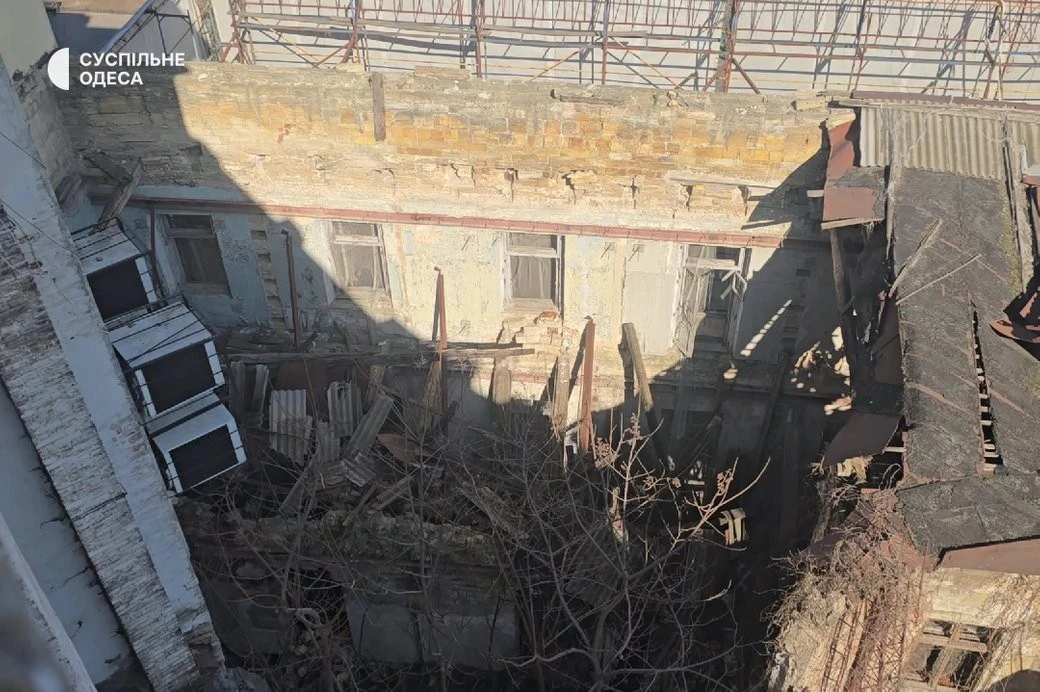 Історична будівля в центрі Одеси занепадає роками без реставрації