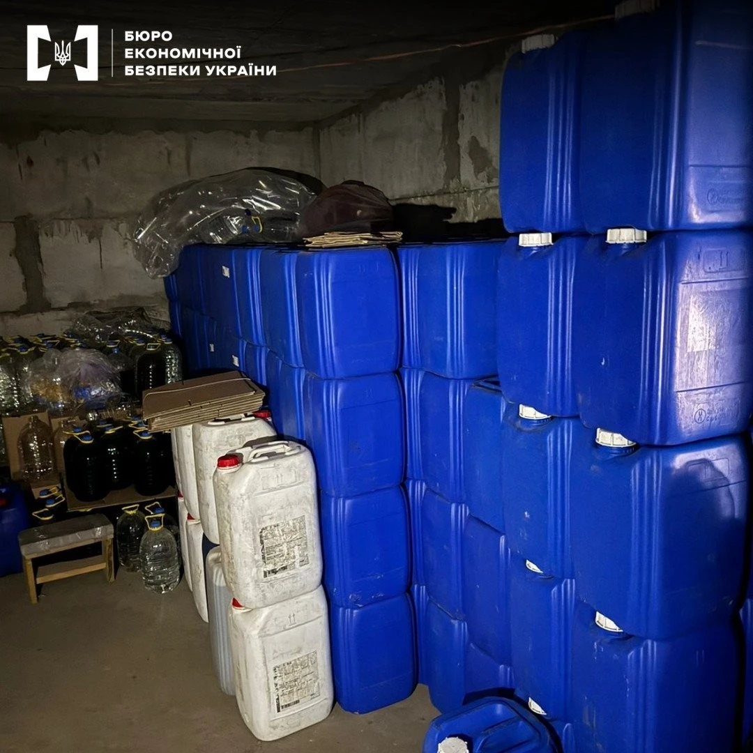 Контрафакт на 3,5 мільйона: в Одесі викрили масштабний склад нелегального алкоголю та сигарет