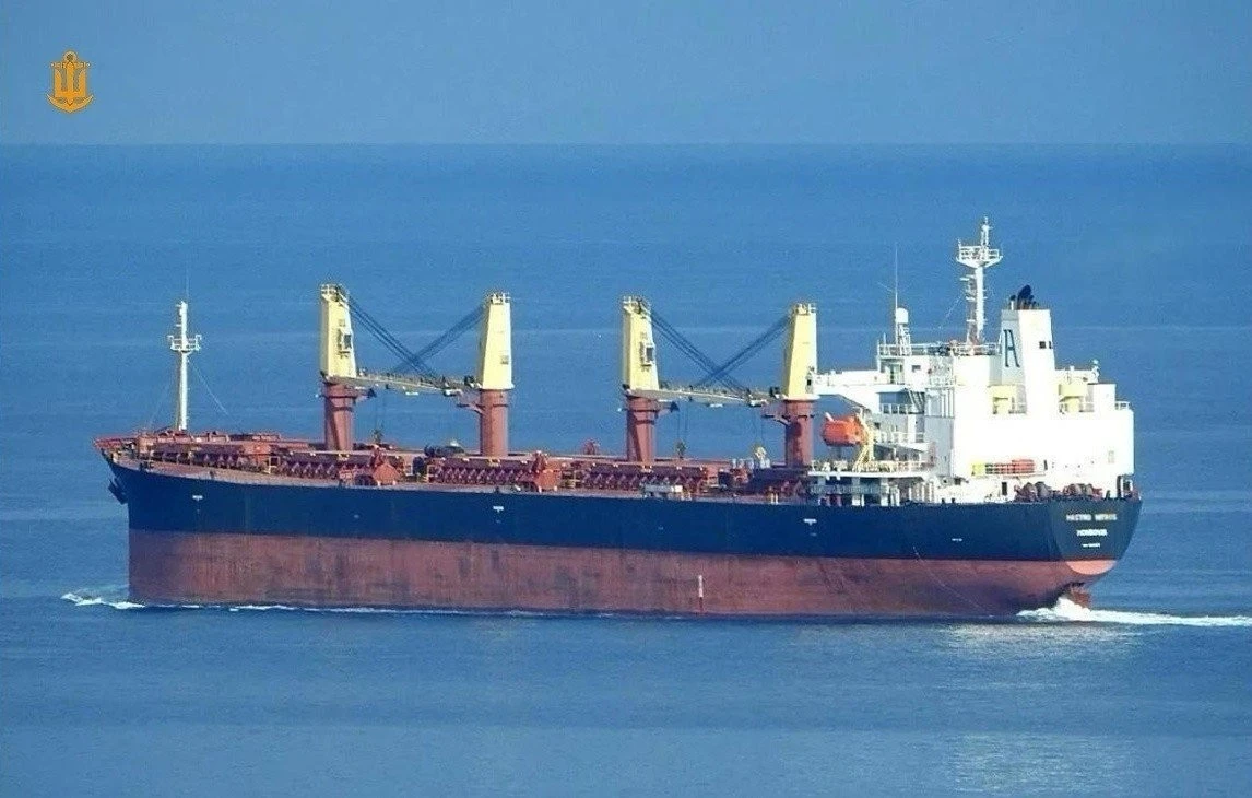 Удар по Ізмаїлу: ворожі дрони атакували порт та судно під іноземним прапором